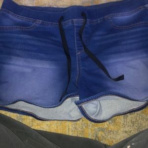 Medium wash,dark elastic, jeans shorts